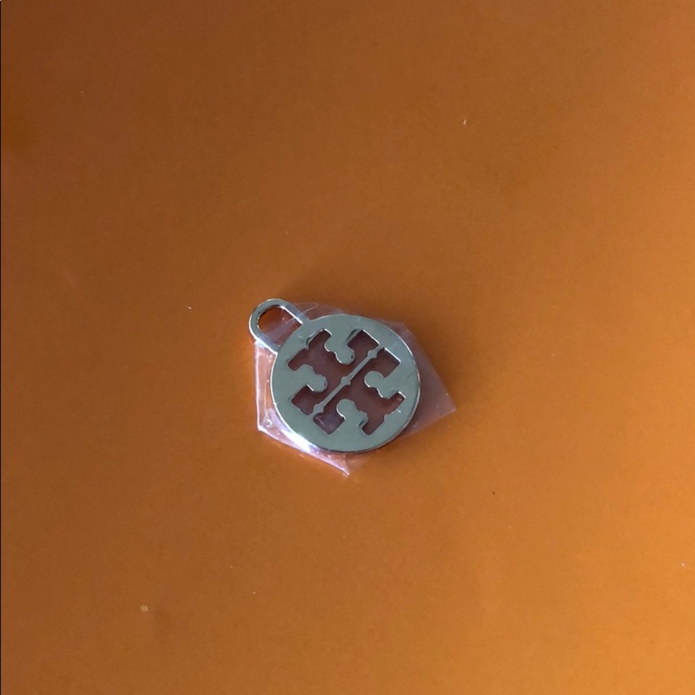NWOT gold Tory Burch charm 💕